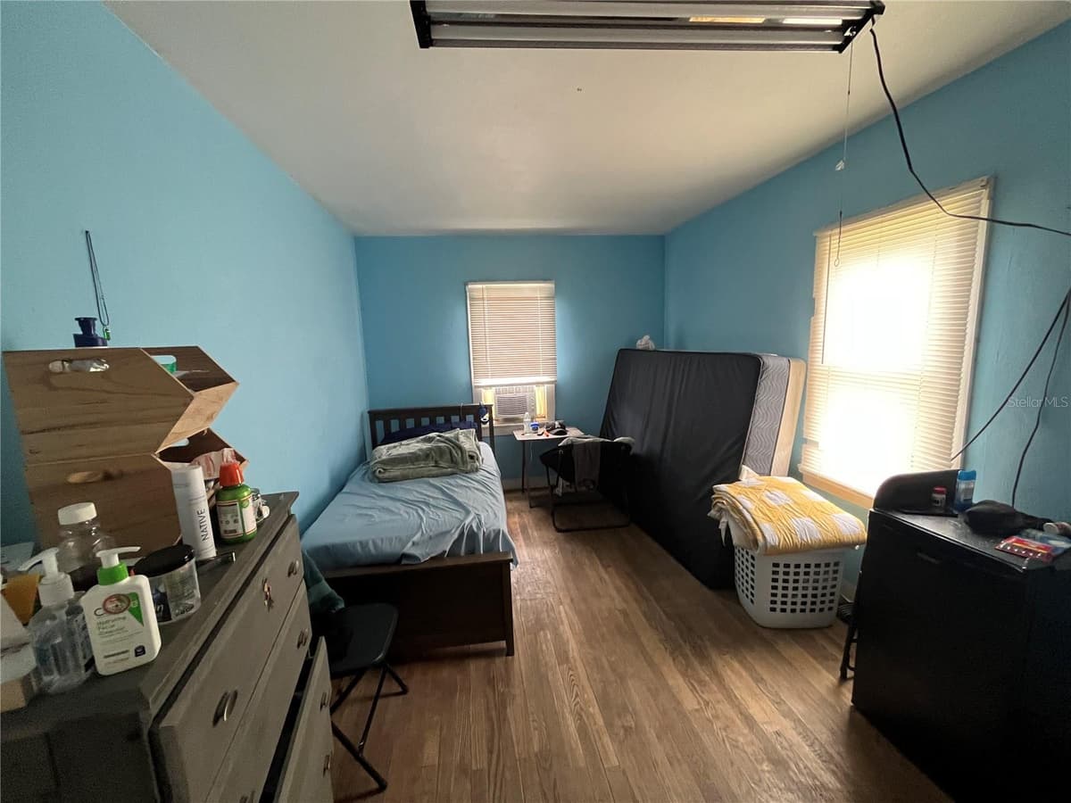 33 JOHNSON AVENUE — photo 12 of 23
