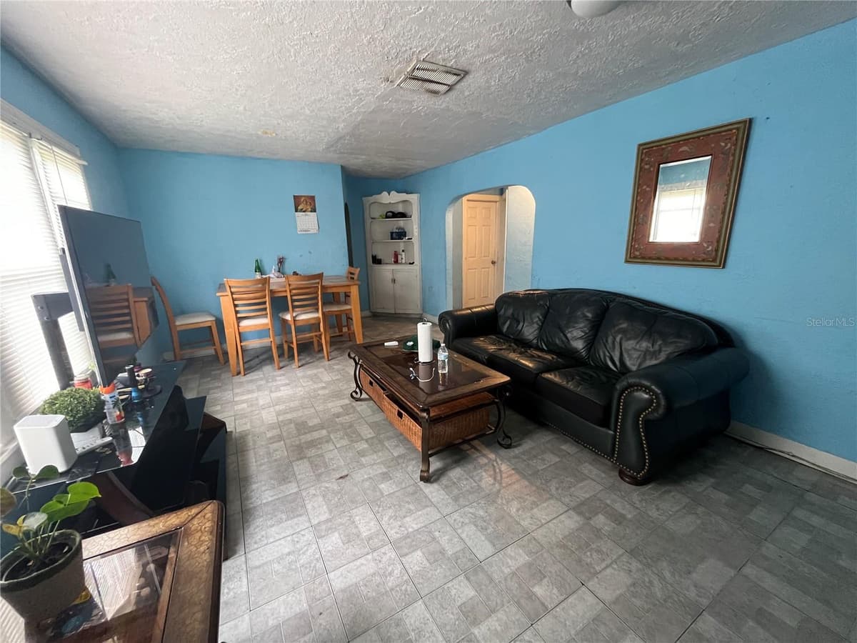 33 JOHNSON AVENUE — photo 4 of 23