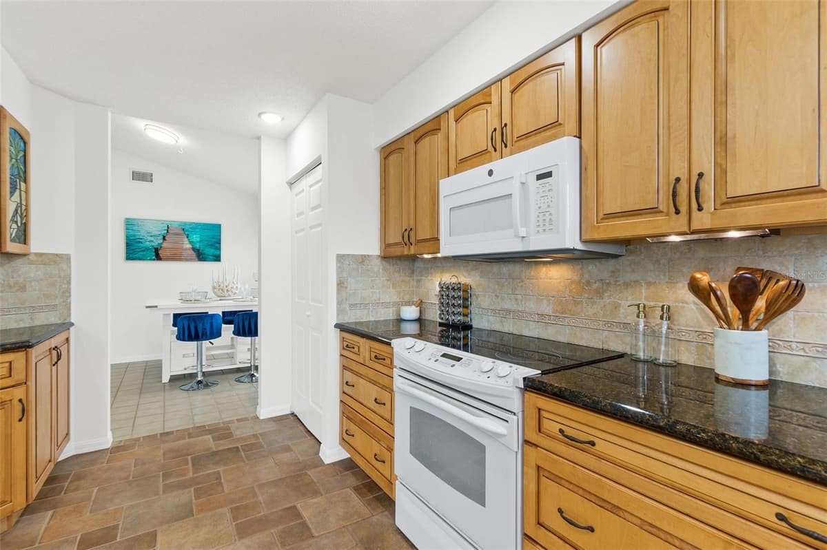 18 SAN RAFAEL COURT — photo 30 of 88