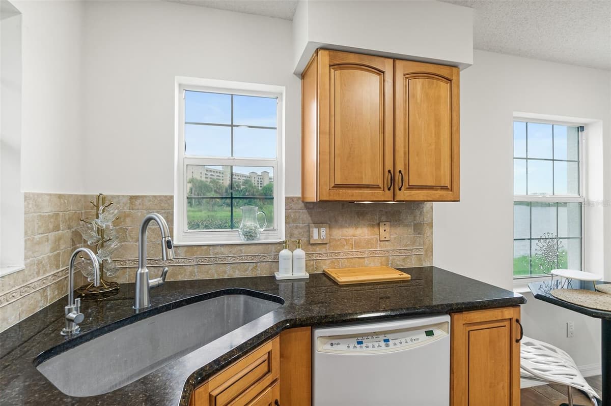 18 SAN RAFAEL COURT — photo 32 of 88