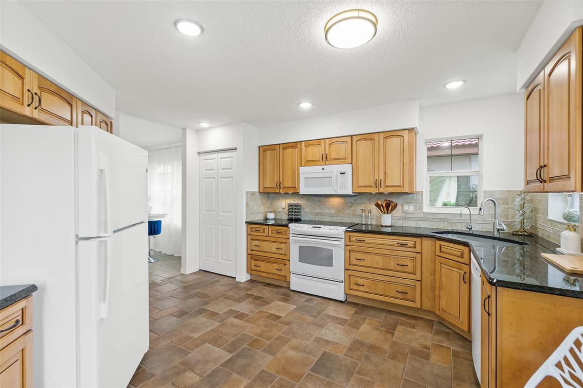 18 SAN RAFAEL COURT — photo 28 of 88