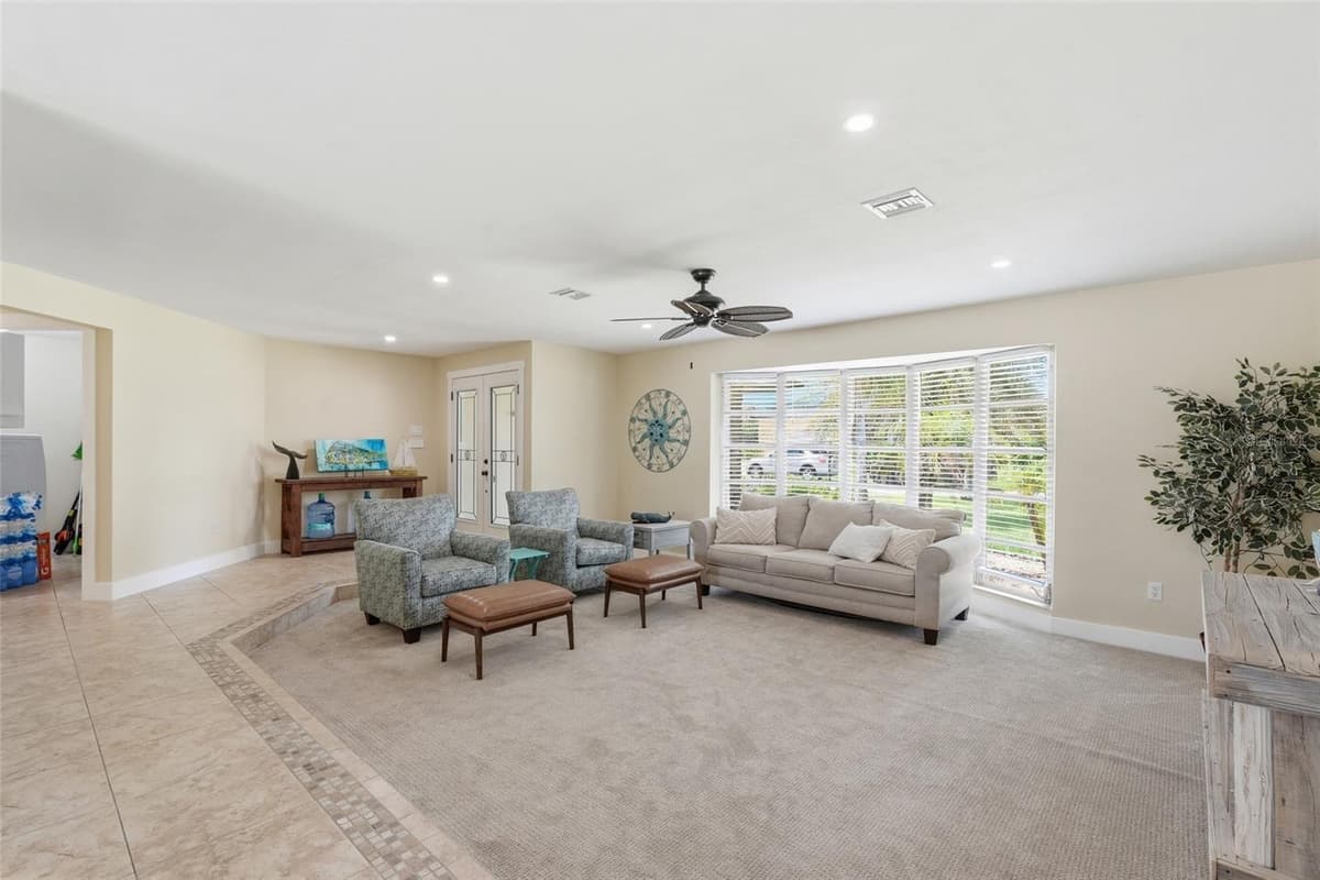 418 AVALON DRIVE — photo 14 of 50