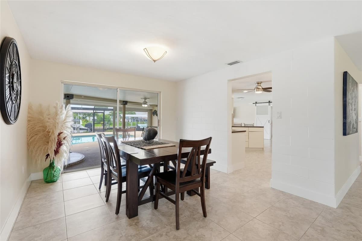 418 AVALON DRIVE — photo 15 of 50