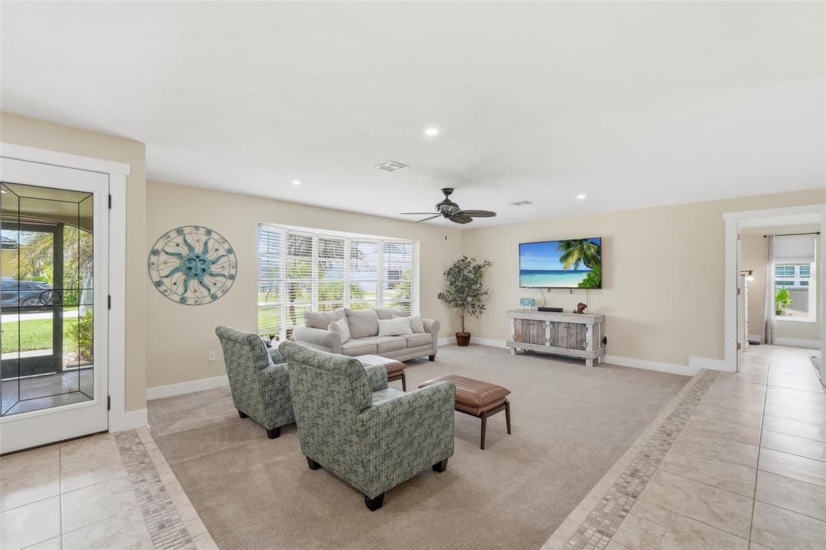 418 AVALON DRIVE — photo 12 of 50