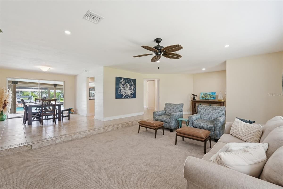 418 AVALON DRIVE — photo 13 of 50