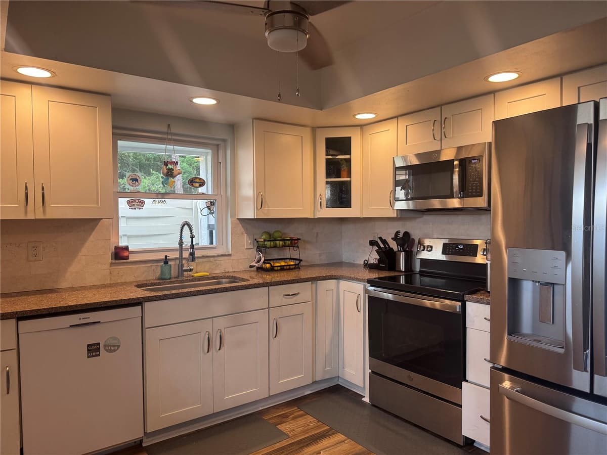 2641 CEDAR VIEW COURT — photo 8 of 16