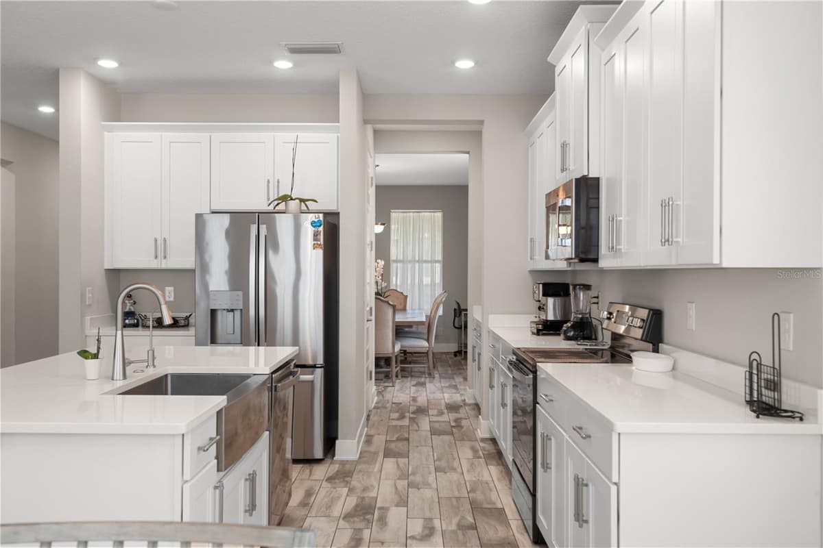 1415 CRYSTAL LAKE DRIVE — photo 11 of 63