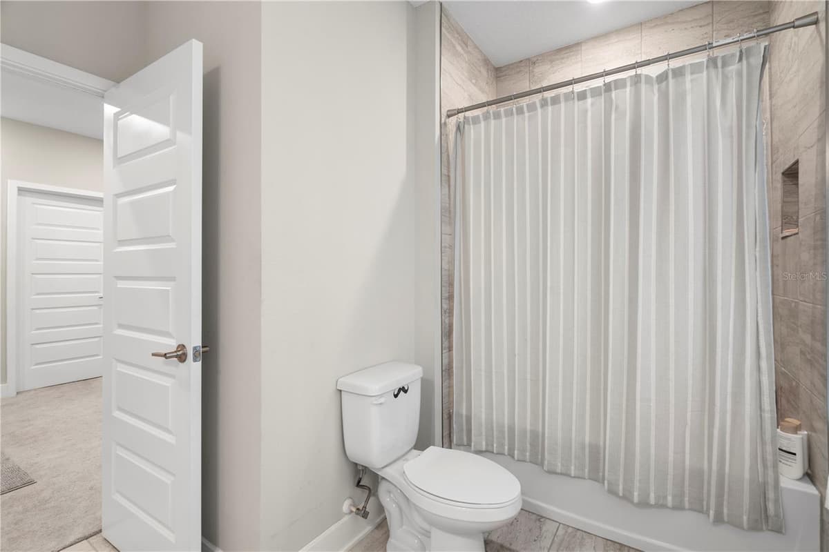 1415 CRYSTAL LAKE DRIVE — photo 30 of 63