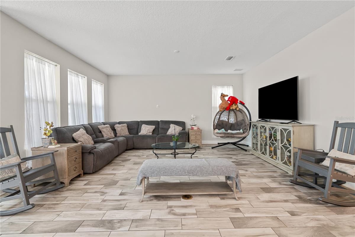 1415 CRYSTAL LAKE DRIVE — photo 16 of 63