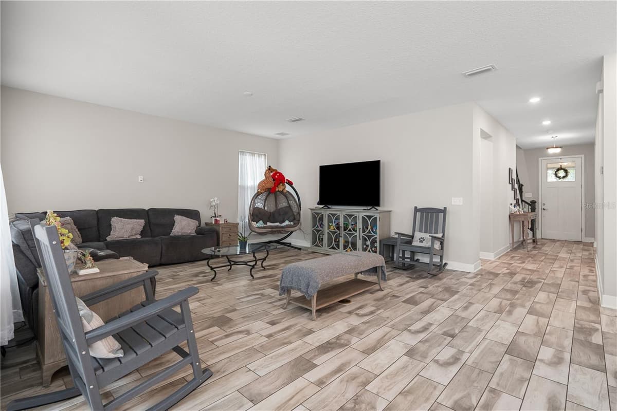 1415 CRYSTAL LAKE DRIVE — photo 15 of 63