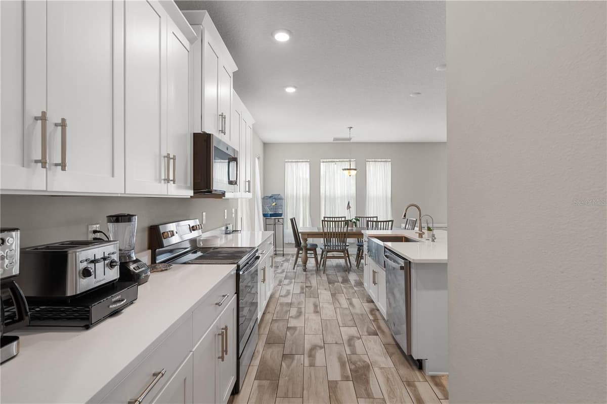 1415 CRYSTAL LAKE DRIVE — photo 10 of 63