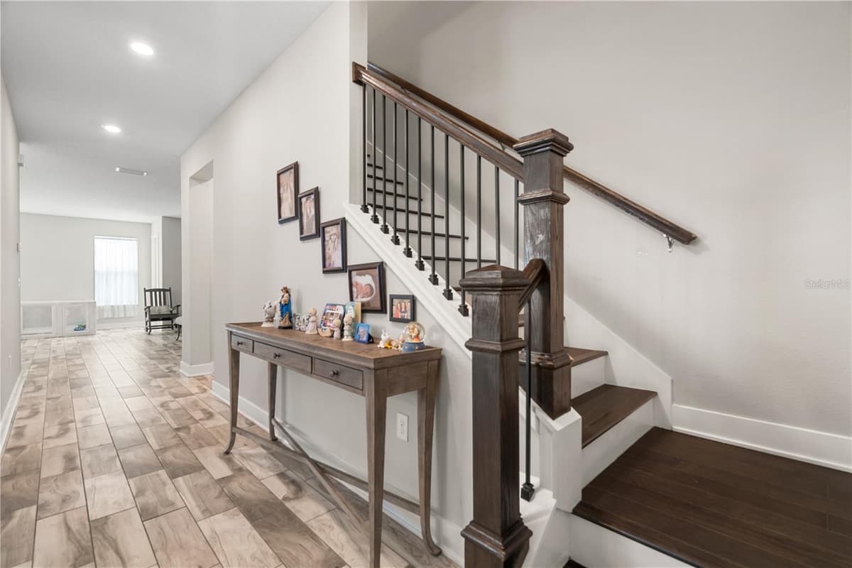 1415 CRYSTAL LAKE DRIVE — photo 5 of 63