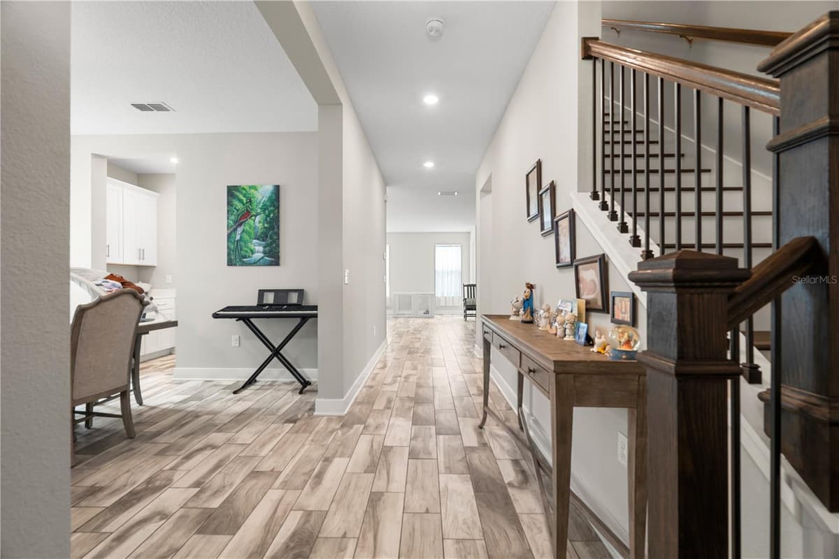 1415 CRYSTAL LAKE DRIVE — photo 4 of 63
