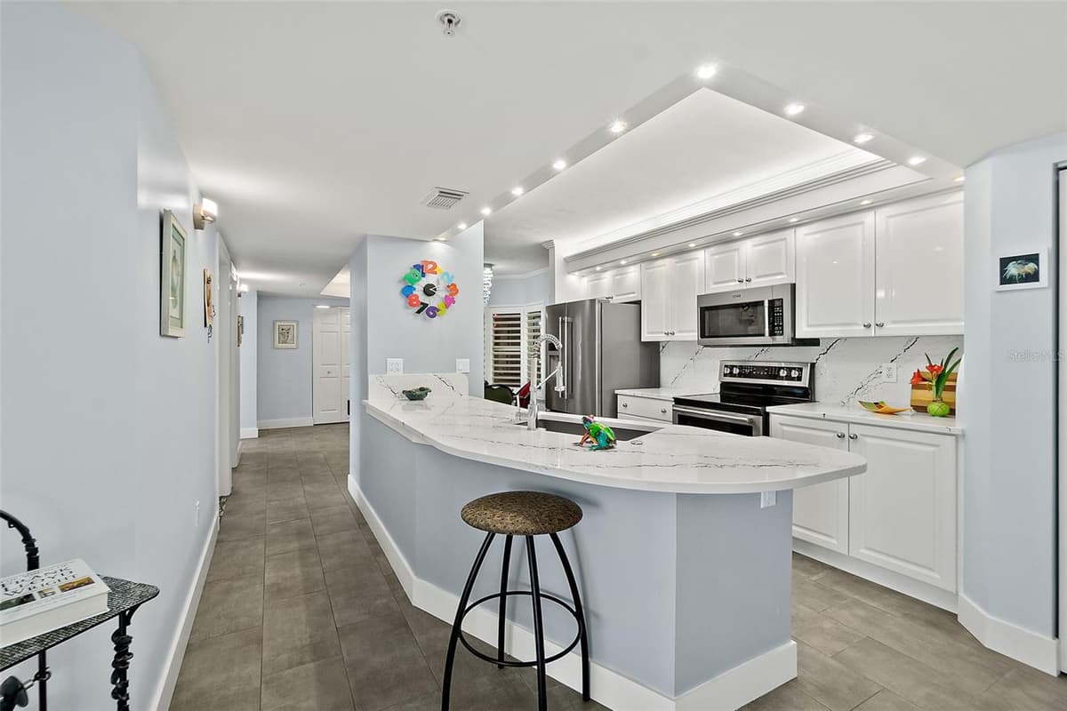 3425 ATLANTIC AVENUE — photo 11 of 54