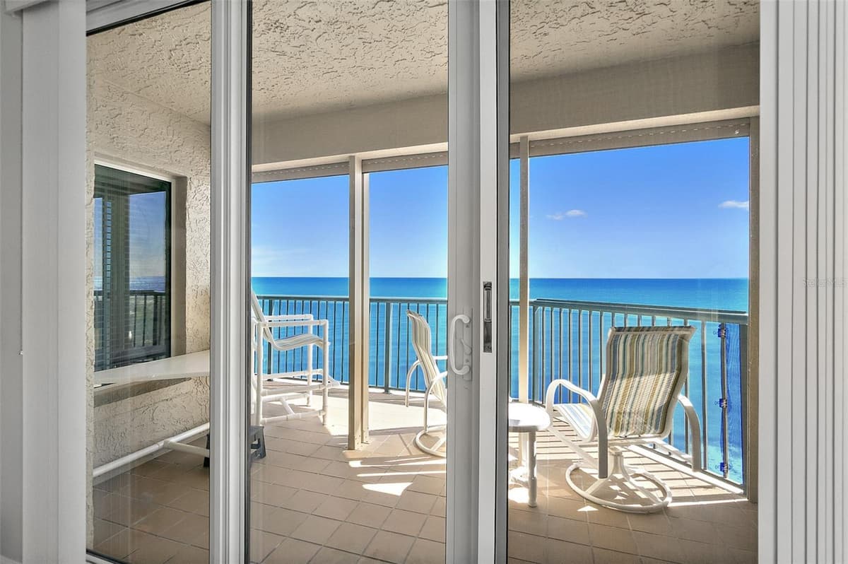3425 ATLANTIC AVENUE — photo 4 of 54