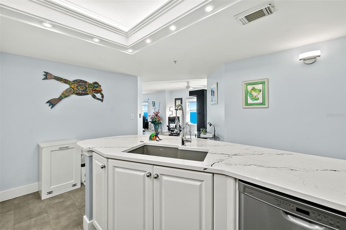 3425 ATLANTIC AVENUE — photo 14 of 54