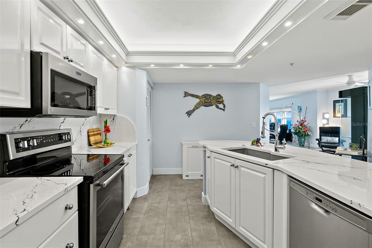 3425 ATLANTIC AVENUE — photo 12 of 54