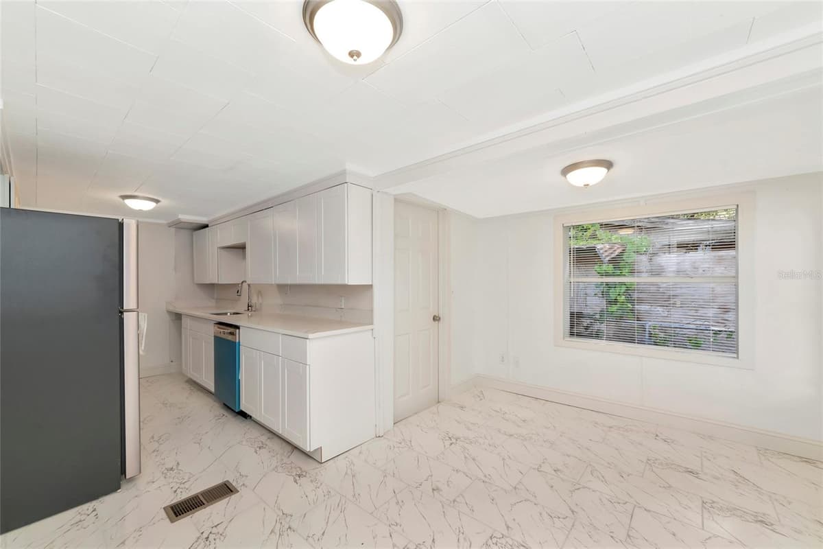 416 27TH AVENUE — photo 6 of 44