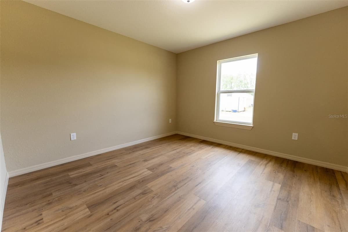 5911 63RD PLACE — photo 33 of 42