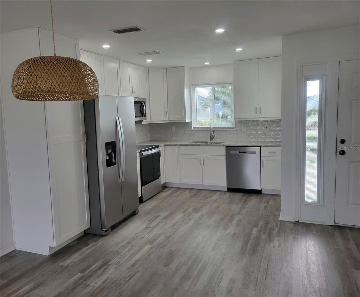957 SANDPIPER CIRCLE — photo 4 of 6