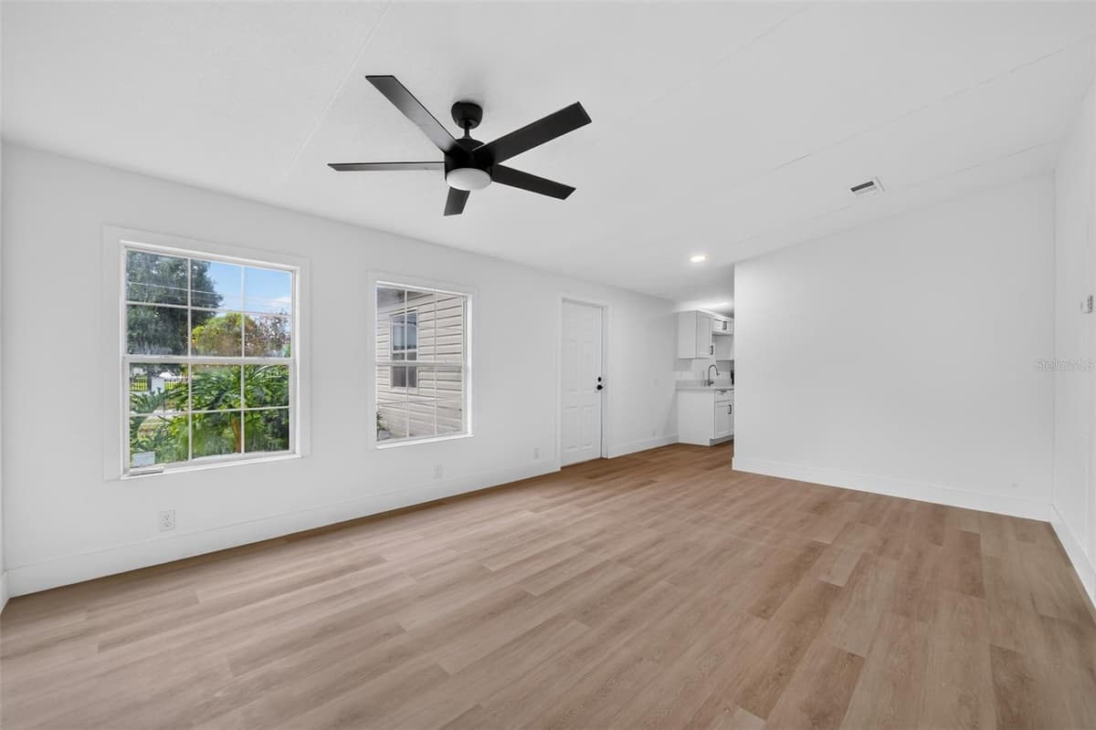 10213 UNION PARK DRIVE — photo 5 of 24