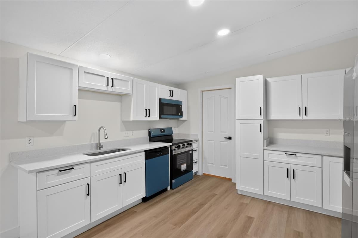 10213 UNION PARK DRIVE — photo 8 of 24