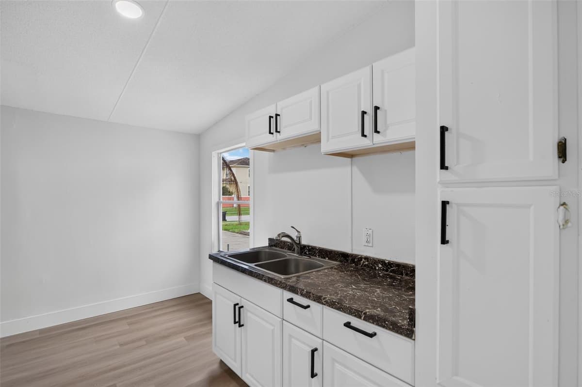 10213 UNION PARK DRIVE — photo 10 of 24