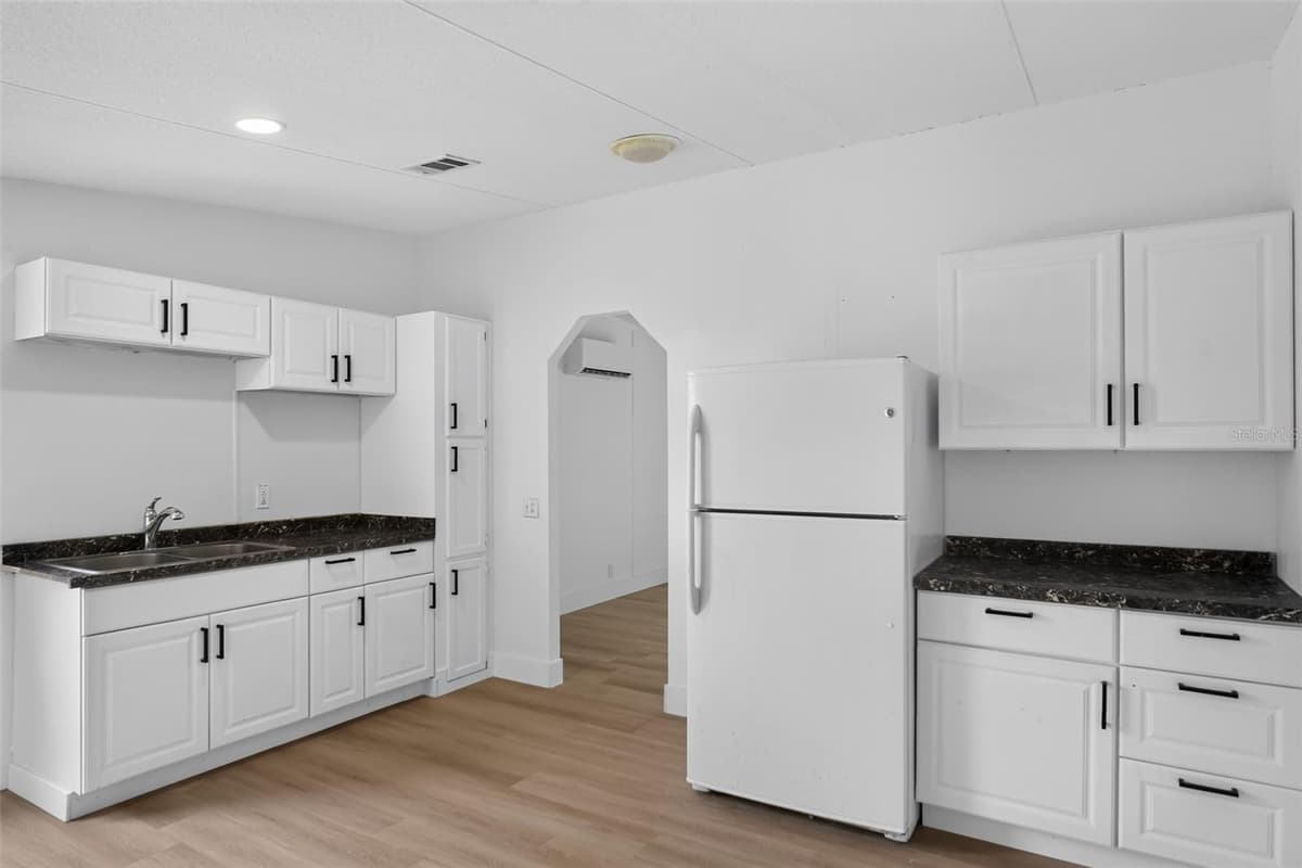 10213 UNION PARK DRIVE — photo 9 of 24