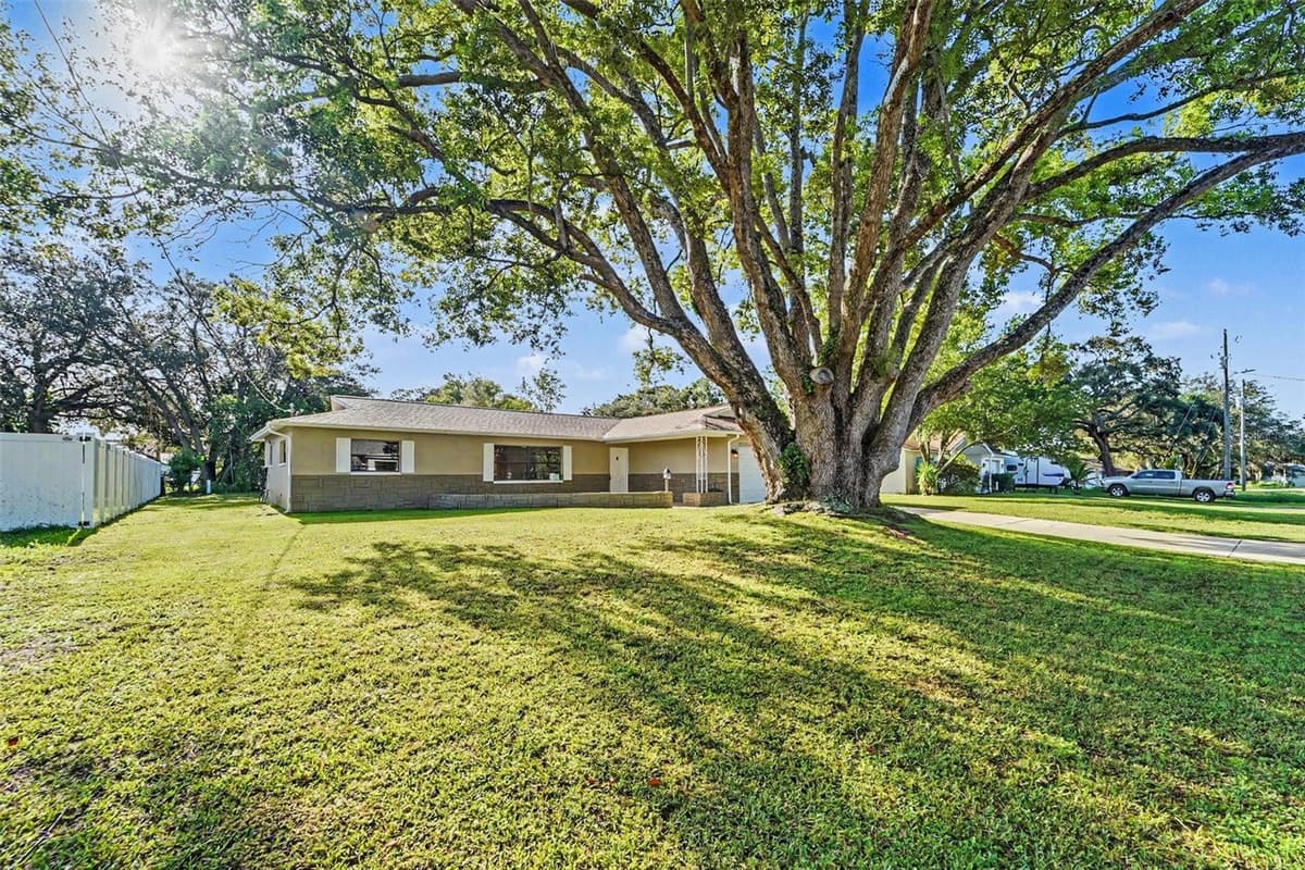 1364 DILL AVENUE — photo 3 of 26