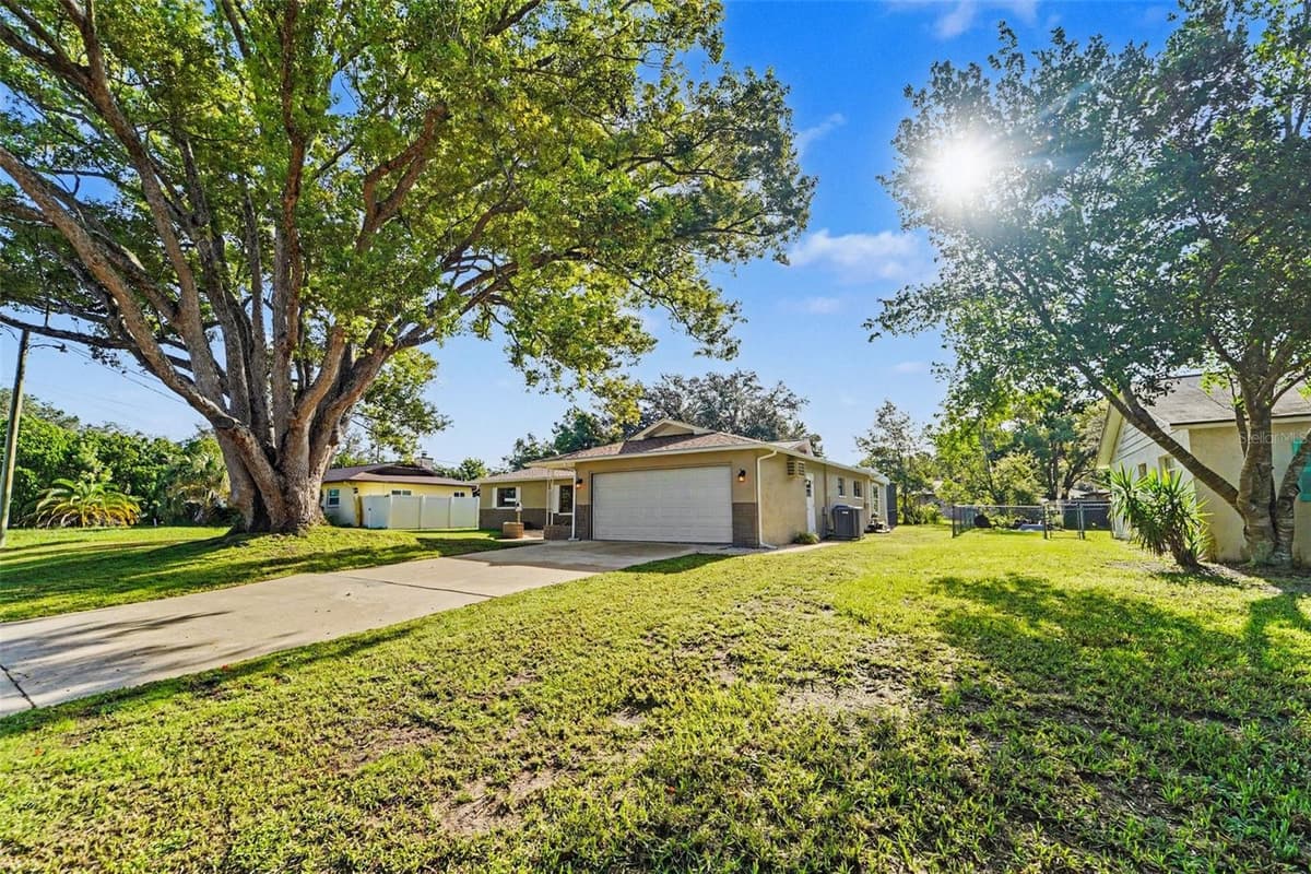 1364 DILL AVENUE — photo 4 of 26