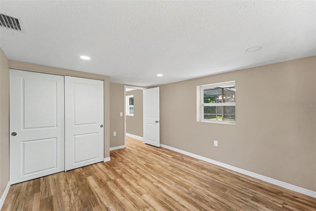 1364 DILL AVENUE — photo 18 of 26