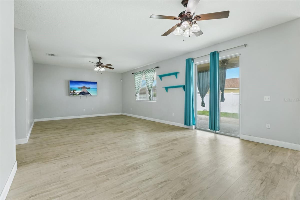 4362 SUN CENTER ROAD — photo 11 of 44