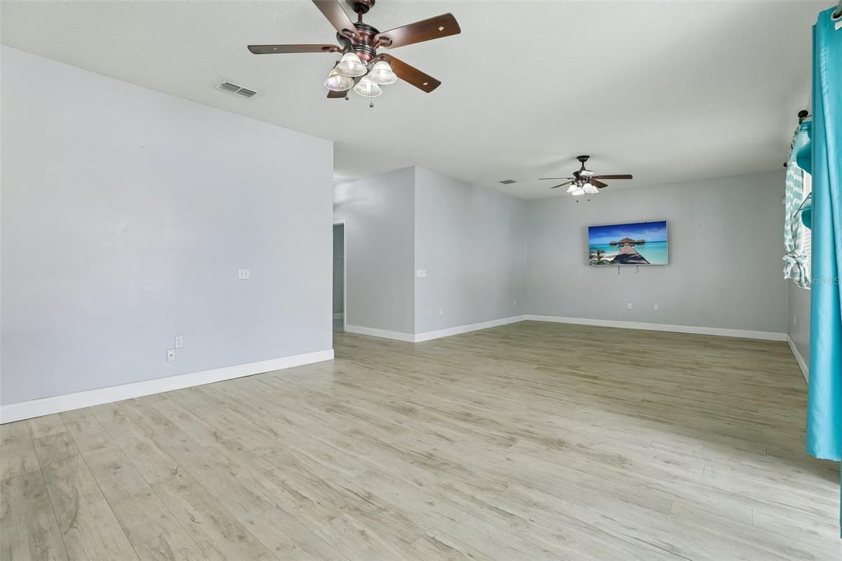 4362 SUN CENTER ROAD — photo 12 of 44