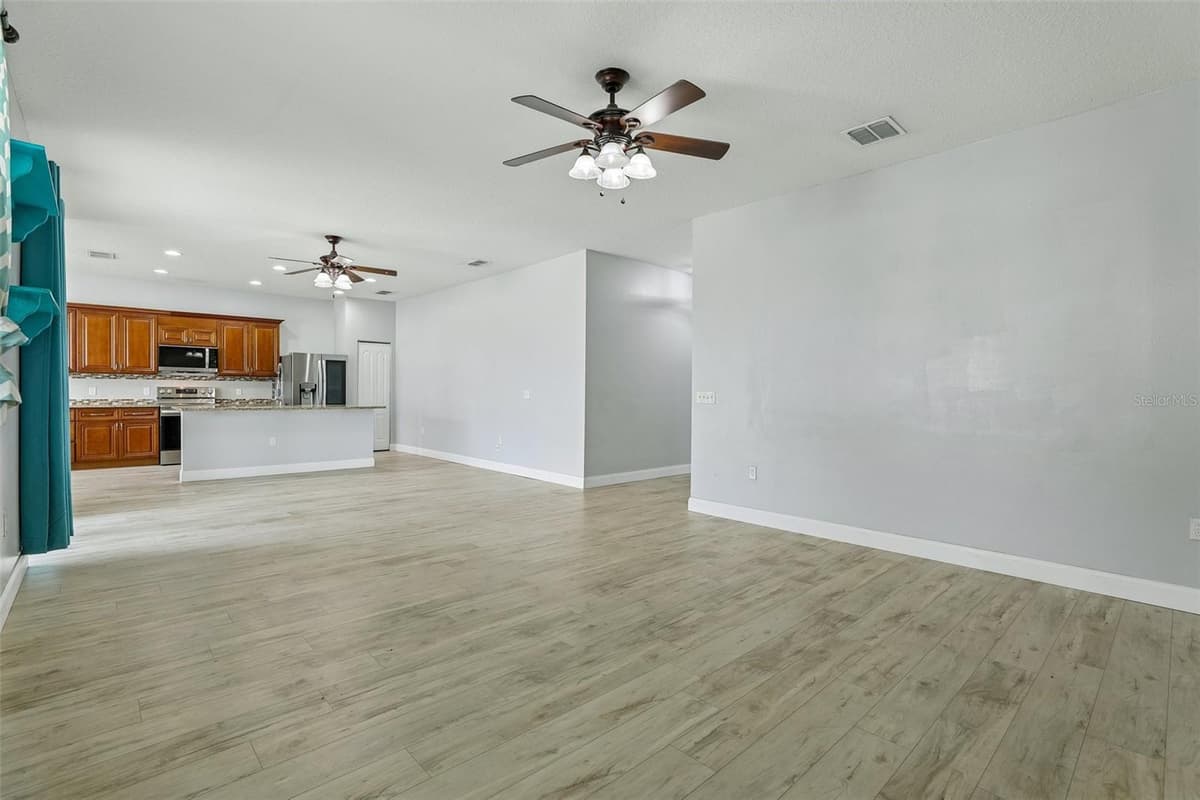 4362 SUN CENTER ROAD — photo 7 of 44