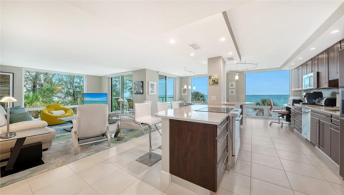2425 GULF OF MEXICO DRIVE — photo 5 of 48