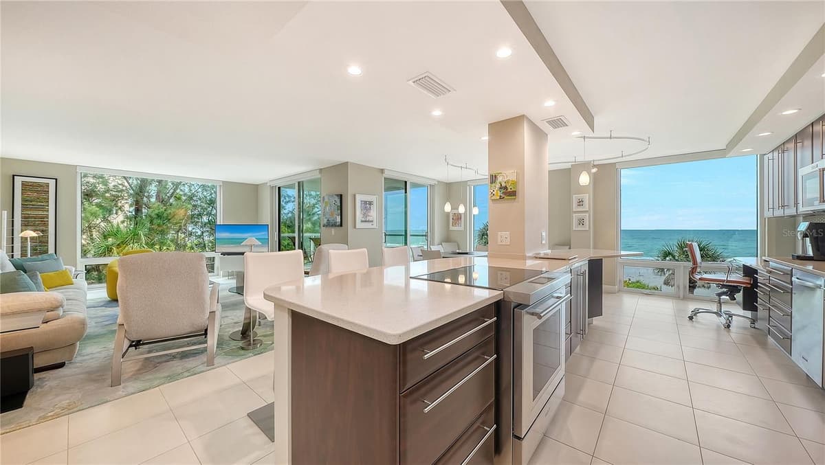 2425 GULF OF MEXICO DRIVE — photo 15 of 48