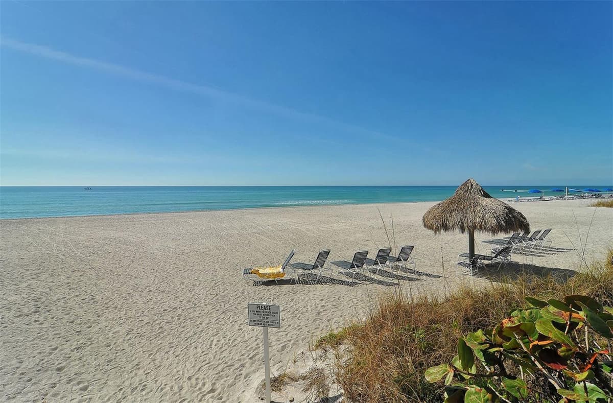 2425 GULF OF MEXICO DRIVE — photo 46 of 48