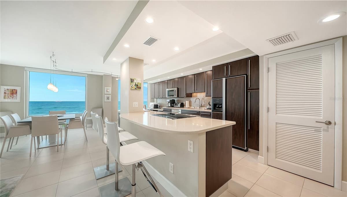 2425 GULF OF MEXICO DRIVE — photo 18 of 48