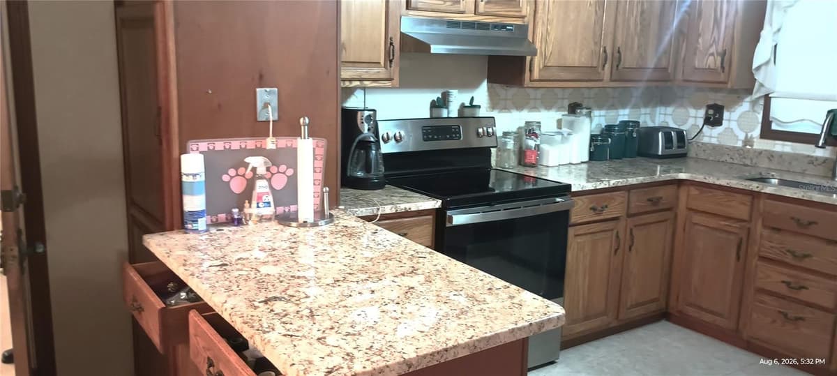 148 HICKS AVENUE — photo 6 of 27
