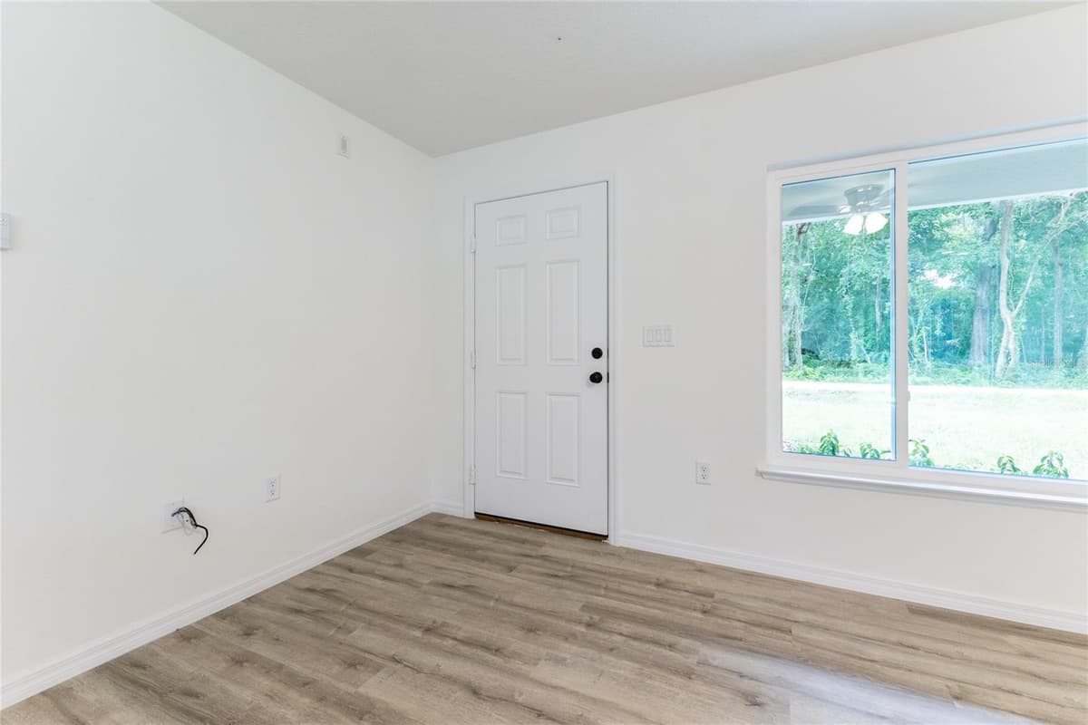 1057 TIMBERLAKE ROAD — photo 4 of 47