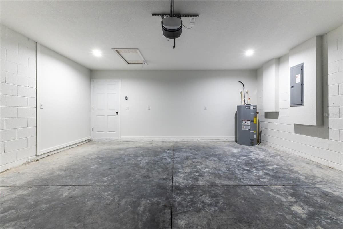 1057 TIMBERLAKE ROAD — photo 42 of 47