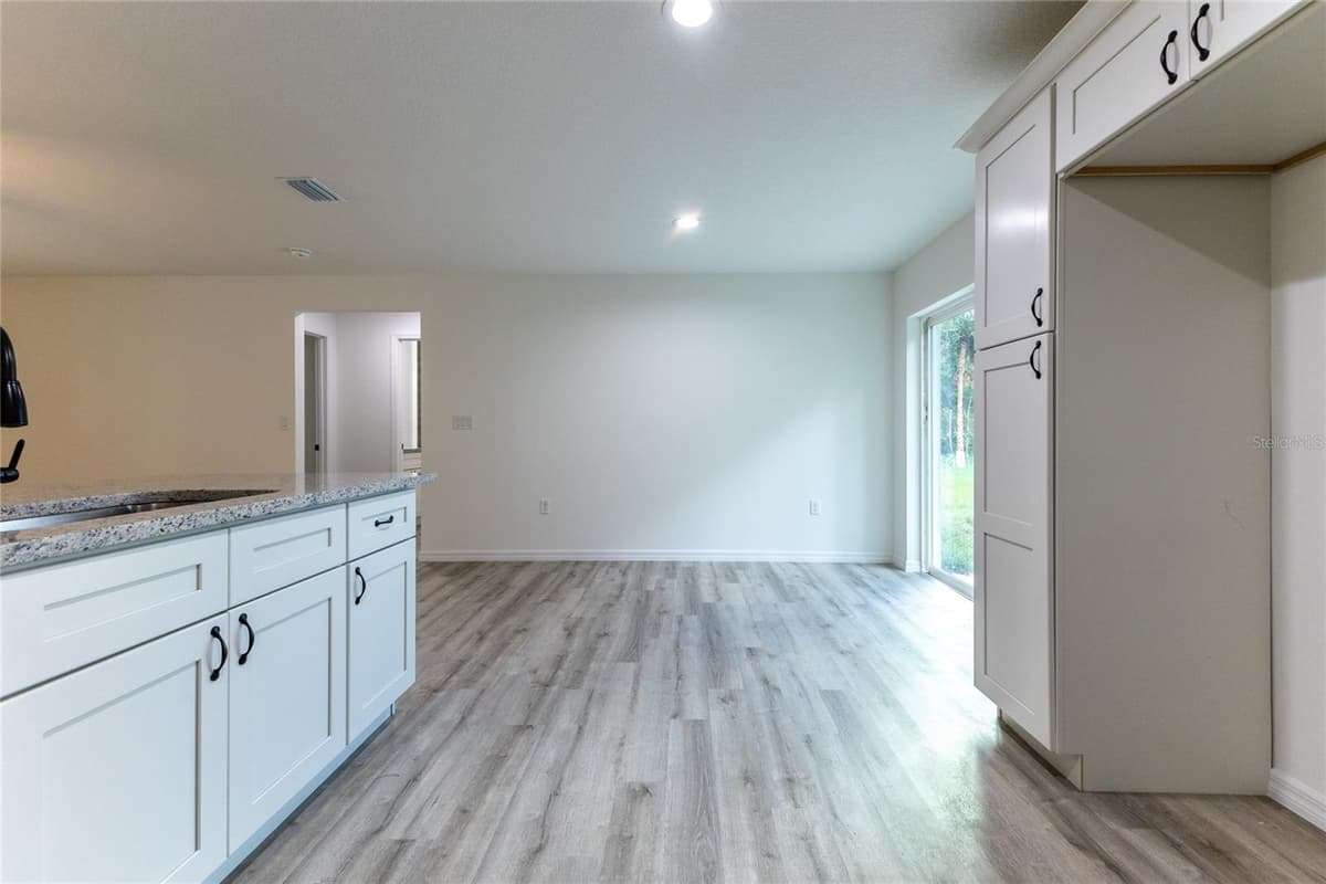 1057 TIMBERLAKE ROAD — photo 19 of 47