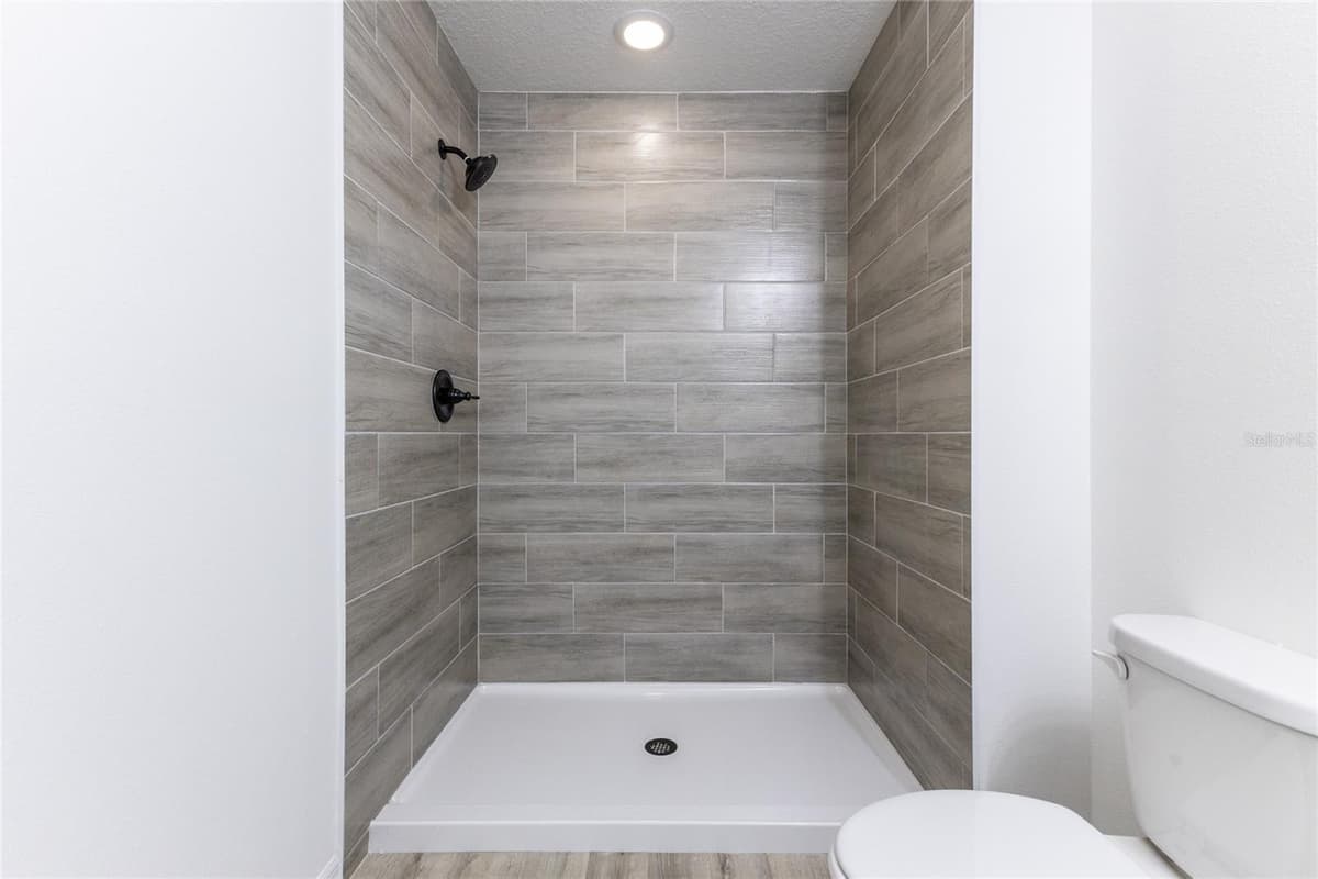 1057 TIMBERLAKE ROAD — photo 34 of 47