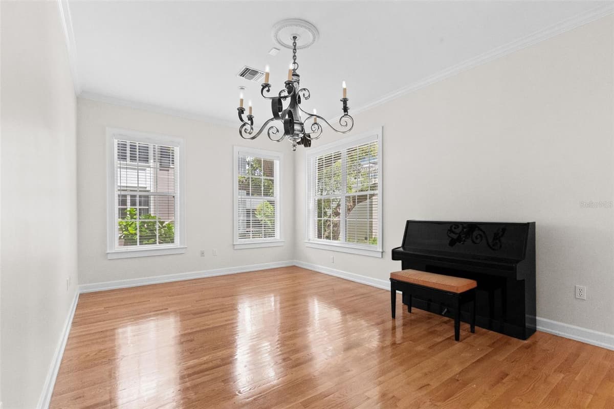 3007 MASON STREET — photo 10 of 34