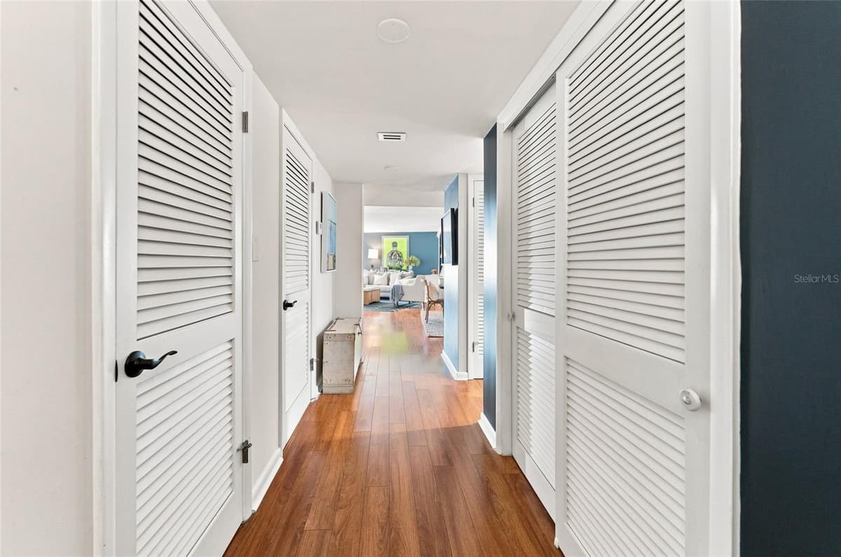 2611 BAYSHORE BOULEVARD — photo 5 of 56
