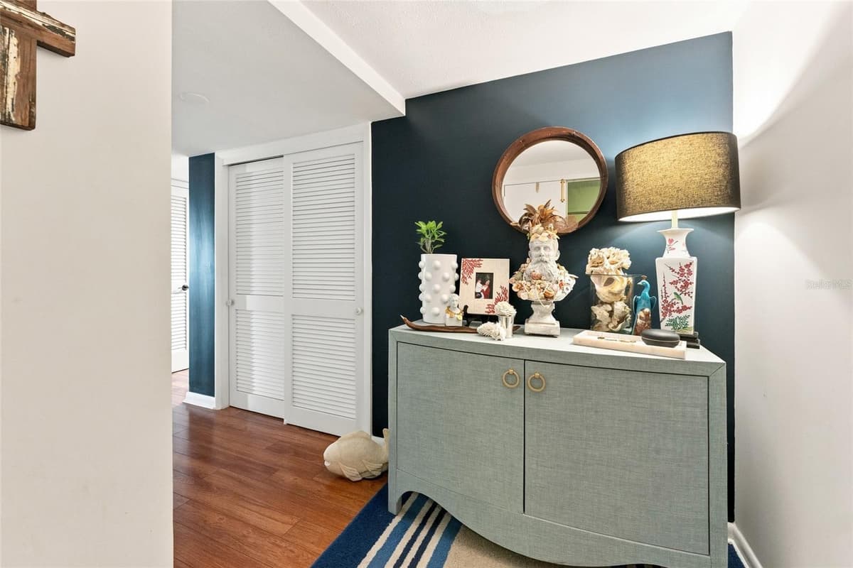 2611 BAYSHORE BOULEVARD — photo 4 of 56