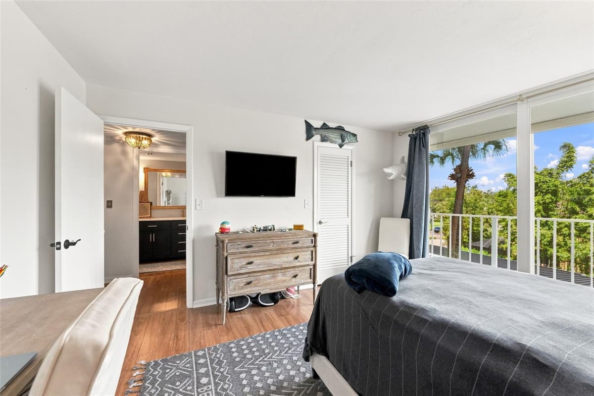 2611 BAYSHORE BOULEVARD — photo 31 of 56