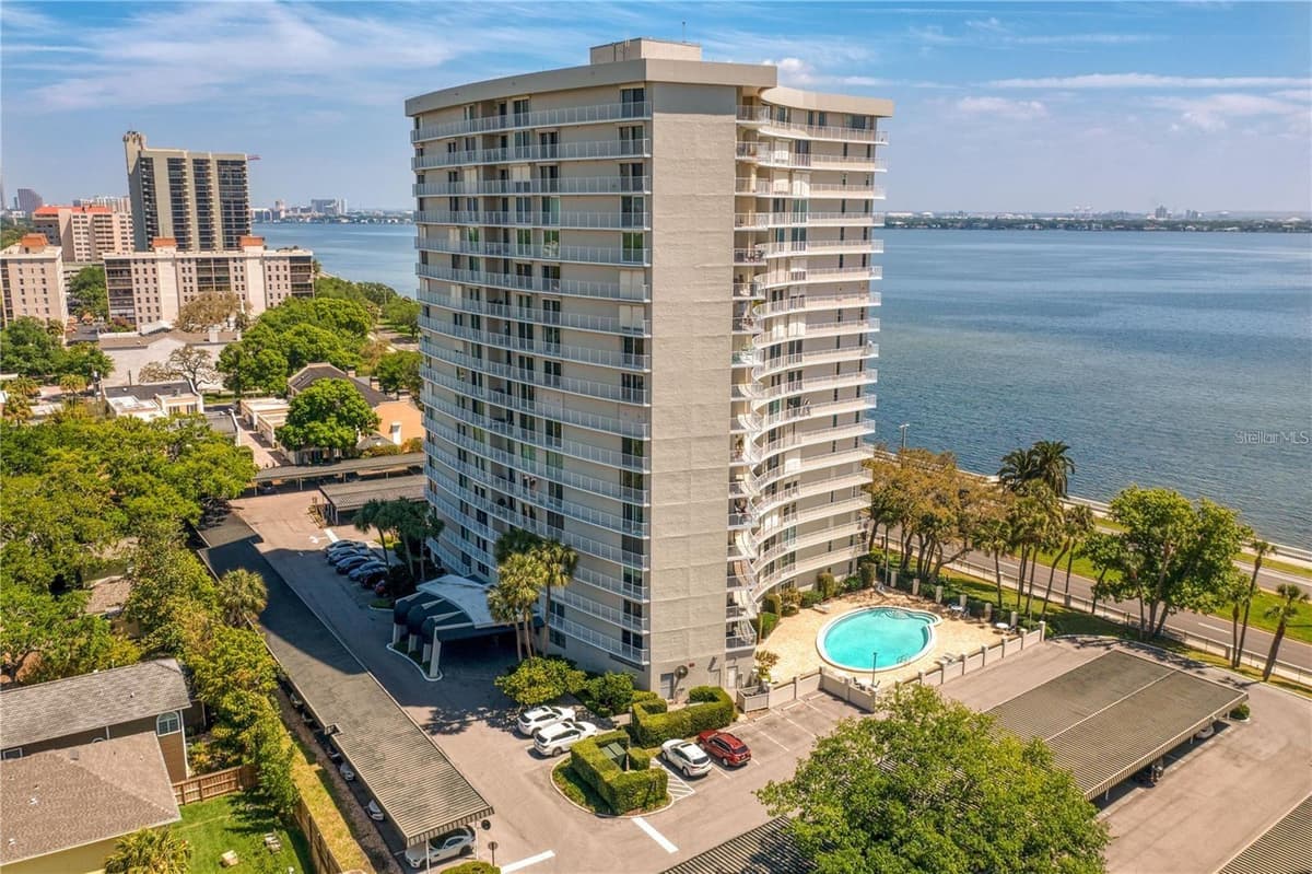 2611 BAYSHORE BOULEVARD — photo 2 of 56