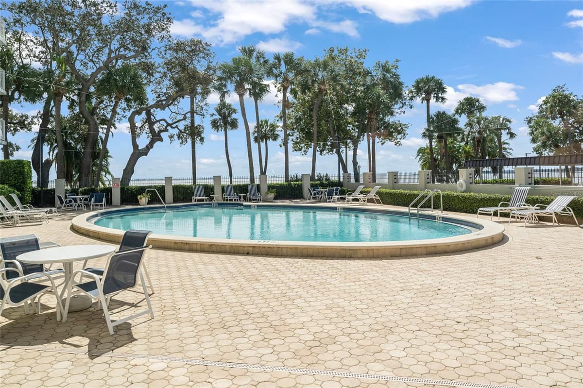 2611 BAYSHORE BOULEVARD — photo 35 of 56