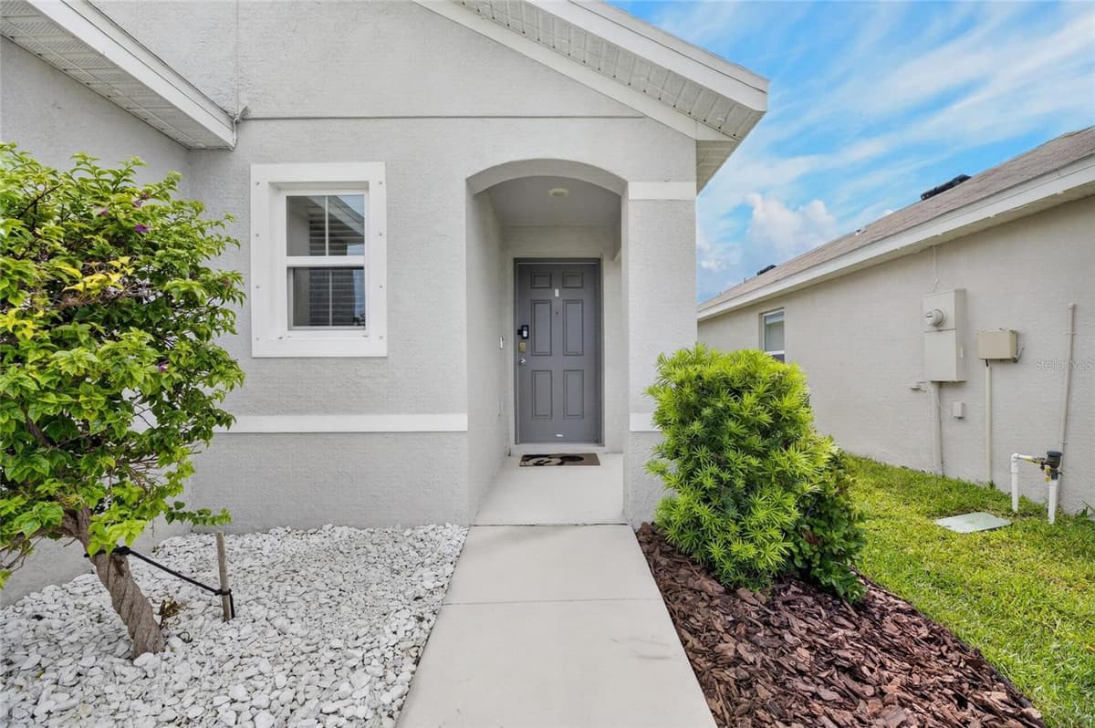579 OLIVE CONCH STREET — photo 4 of 52